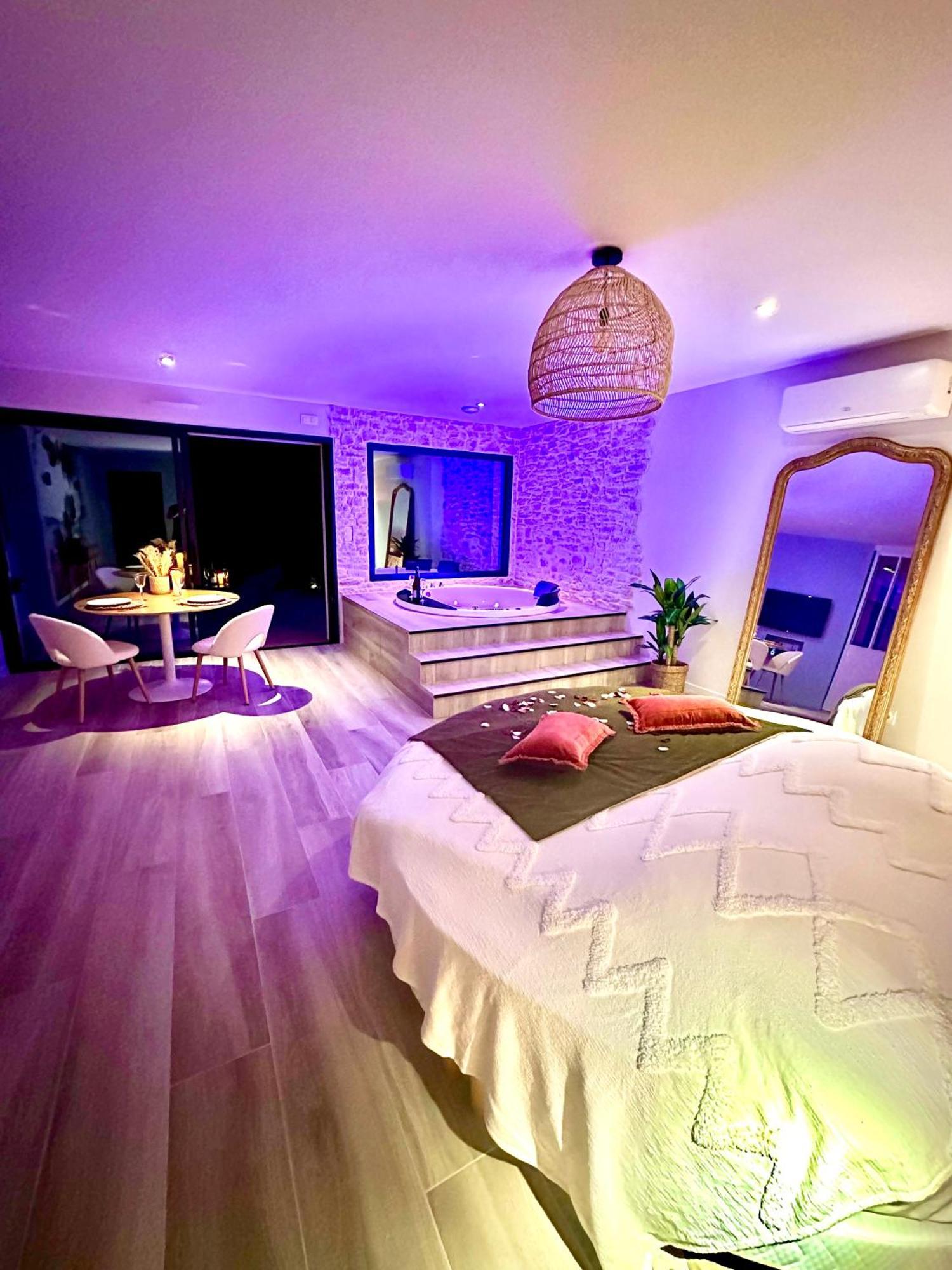 Les Suites Du Payre - Suite Romance Saint-Hilaire-de-Talmont Exteriör bild