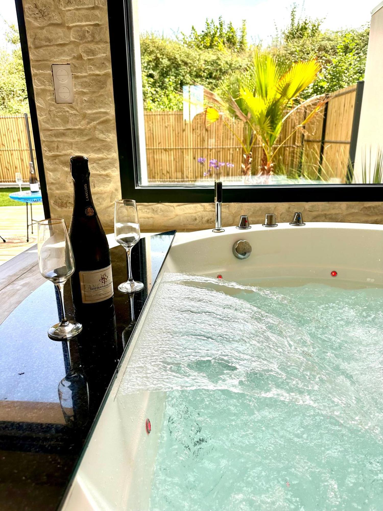 Les Suites Du Payre - Suite Romance Saint-Hilaire-de-Talmont Exteriör bild
