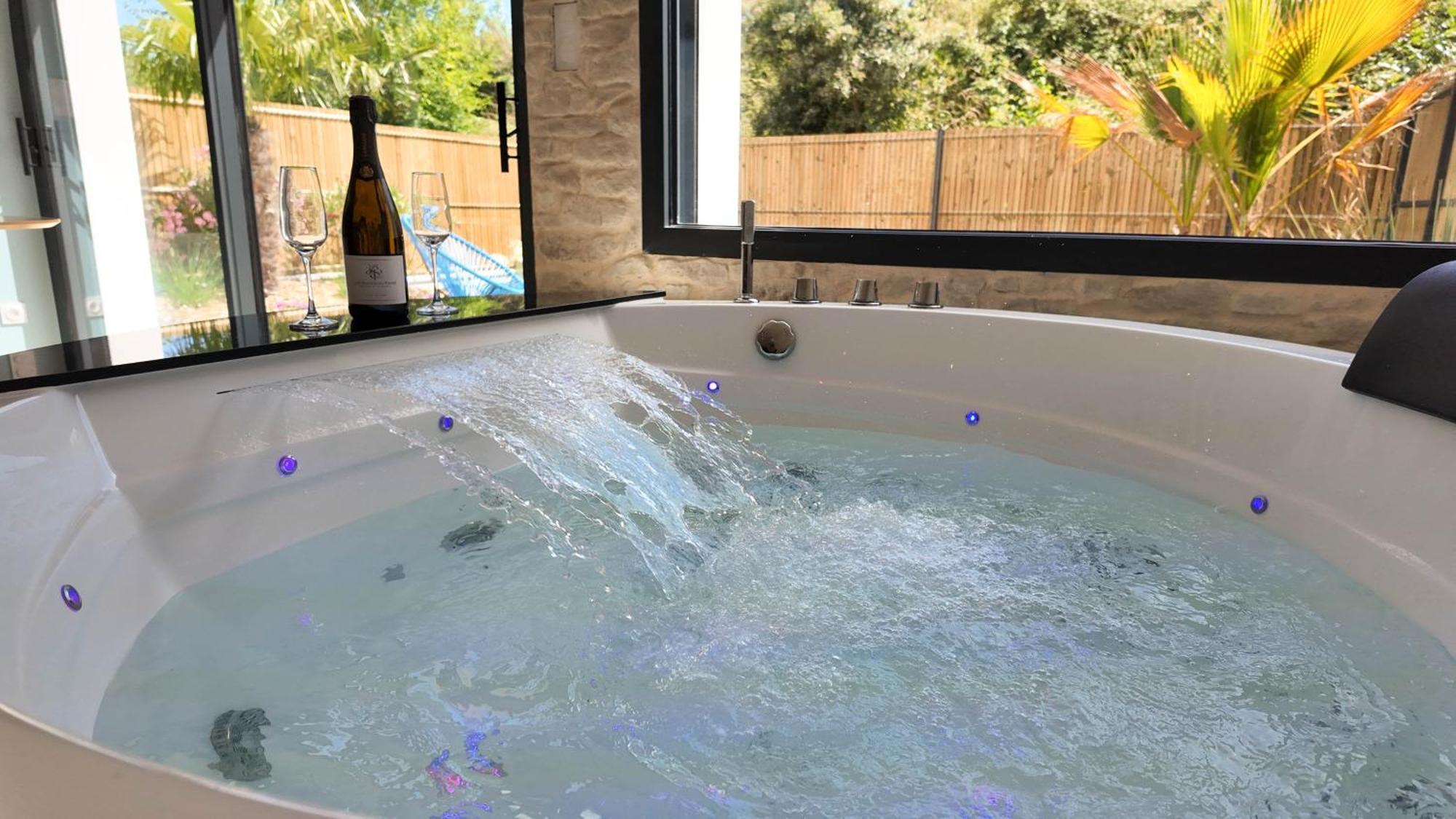 Les Suites Du Payre - Suite Romance Saint-Hilaire-de-Talmont Exteriör bild