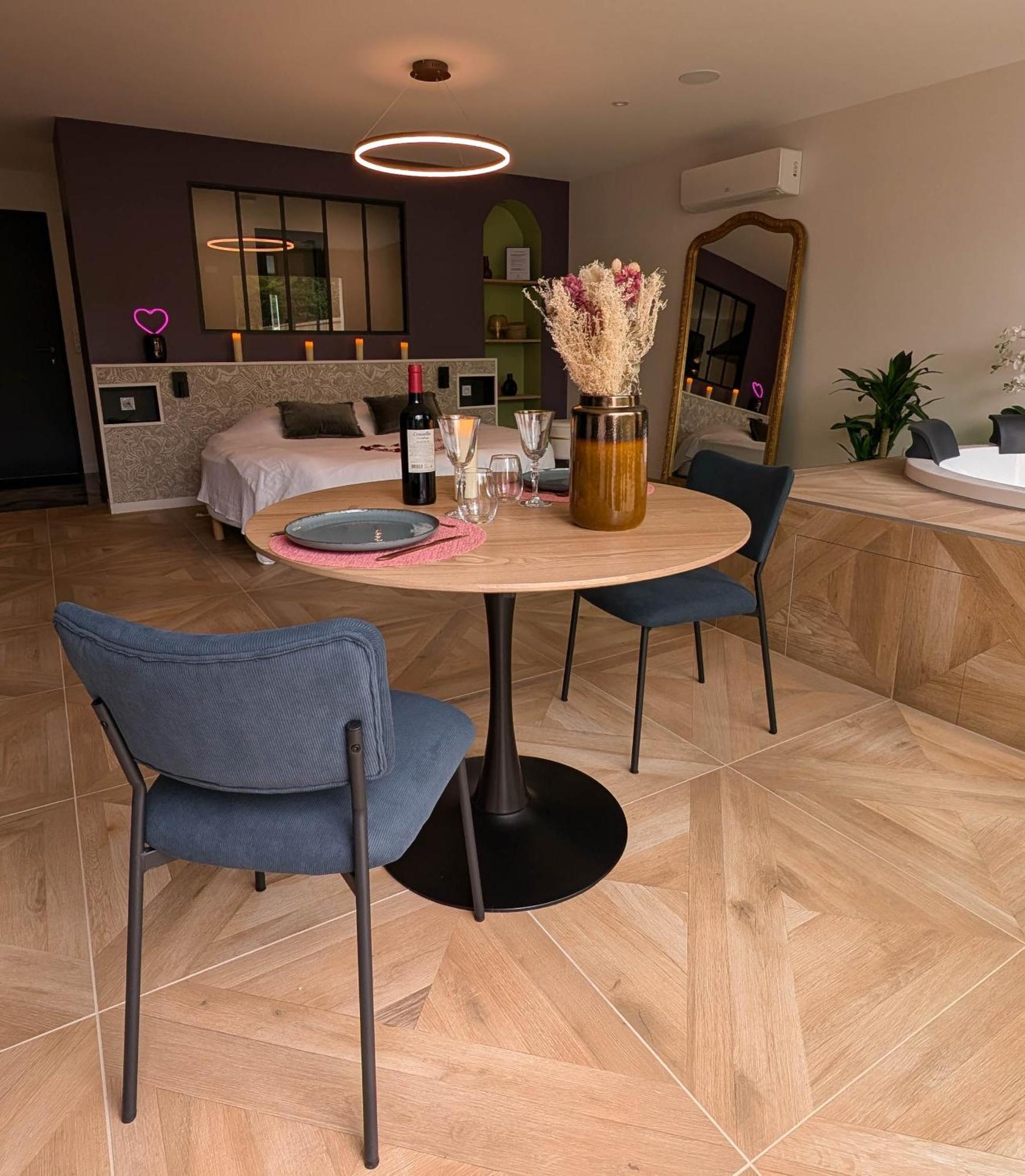 Les Suites Du Payre - Suite Romance Saint-Hilaire-de-Talmont Exteriör bild